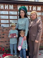 В Черкесске посмертную награду героя спецоперации передали его сыну. В Черкесске посмертную награду героя спецоперации передали его сыну.