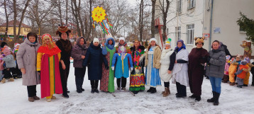 Веселись, честной народ! Масленица к нам идёт! Веселись, честной народ! Масленица к нам идёт!.